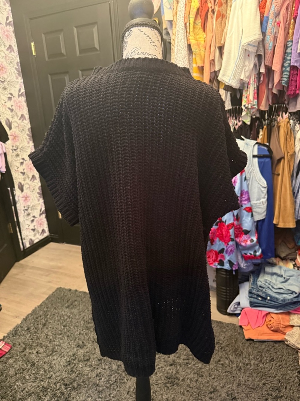 POL Black V-Neck Short Sleeve Pocket Sweater - Picture 2 of 4